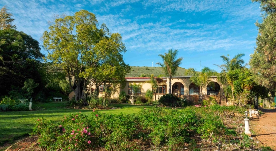 5 Bedroom Property for Sale in Uniondale Western Cape